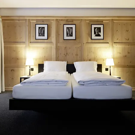 فندق Pensiun Aldier 3*